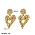 Boucles d'oreilles cœur en acier inoxydable avec strass colorés sur fond blanc - Style Cœur Creux en Zircone Colorée(TE60117)
