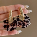 Detalle de pendientes de aro con estampado de leopardo y metal dorado martillado en mano - 8# Pin de Plata - Marrón - Geométrico