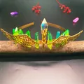 Detail of gold wings headband with green raw crystals and handmade wire wrapping - Yellow Green Crystal + Gold Wings