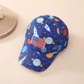 Détail de la casquette enfant bleu marine avec imprimés spatiaux et broderie drapeau USA - 52cm / Bleu