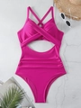 Detalle de bañador de una pieza color rosa fucsia con diseño cruzado y accesorios de mar - S / Top Y Pantalón / Rosa rojo
