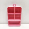 Dettaglio dell'organizzatore in plastica rosa a 4 scomparti con foro a forma di cuore - Rosa 5 scomparti