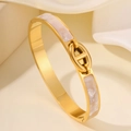 Edelstahlarmreif in Goldoptik mit weißer Muscheleinlage und Ankerkettenglied-Design - Gold