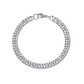 Detalle de pulsera de cadena cubana plateada con cierre de langosta y acabado pulido - Plateado