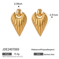 Pendientes de corazón en acero inoxidable dorado vintage con diseño plisado en 3D - Pendientes de Corazón 3D Dorados