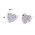 Silberne herzförmige Ohrringe mit Blattstruktur, Maße 2,6 cm x 2,4 cm, Edelstahl - Silber Texturiertes Herz (HE45203AW0)