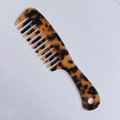 Elegant wide-tooth hair comb featuring brown leopard print acetate with hanging hole - With Handle / Leopard (With Handle)