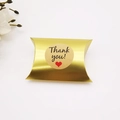 Goldene Kissen-Geschenkbox mit Thank You Aufkleber und eleganten weißen Blumen - Goldene Kissenbox Mit Kraft-Aufkleber