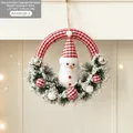 Couronne de bonhomme de neige avec tissu écossais rouge et sapin 28x25cm décor mural - AGHH26-1 Bonhomme de neige à carreaux rouge et blanc