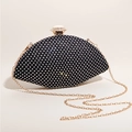 Abendtasche in Schwarz mit Strasssteinen, goldener Kette und elegantem Perlenverschluss - Schwarz