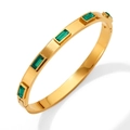 Bracciale rigido in acciaio dorato con pietre di zircone verde smeraldo rettangolari - Oro Verde (KAS874)