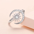 Anillo ajustable sol y luna con micro pavé de circonitas en tono plateado fino - Abierto Ajustable / Plateado