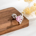 Boucle d'oreille main de squelette avec zircon coeur rose en métal argenté à vis - Style Rose Main Gauche (A1018-5)
