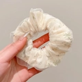 Beige bloemen haarelastiekje met bladpatroon en transparante mesh afwerking - #4 Dubbellaagse Bloemenprint - 11 Cm