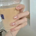 Unghie finte corte rosa nude metallizzato con effetto specchio su tazza di caffè - Fieramente in Piedi (BY1323) / 30 Pezzi/Confezione (Tipo di Colla per Fototerapia)