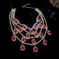 Collana multistrato argentata con pietre rosse rettangolari e strass scintillanti - Collana con Nappine in Strass Rosso Oro
