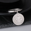 Llavero de medalla de San Benito de acero inoxidable plateado con grabado - Medalla de San Benito (KY1315-Z)