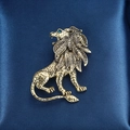 Broche lion vintage dorée avec crinière en feuilles et yeux en pierre bleue - Style Lion (XD9185-1) / Doré
