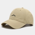 Detail of mountain embroidery on a beige quick-dry baseball cap for hiking - Adjustable / Khaki