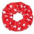 Roter Scrunchie mit weißen Sternenmustern für die Haargestaltung am Independence Day - Rote Sterne Stil (2)