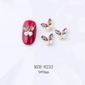 Détail du bijou d'ongle papillon 3D avec strass AB et perles, dimensions compactes 9x9mm - Papillon en Strass Rainbow AB (8232)