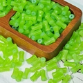 6x12mm green bamboo-shaped glass tube beads for DIY bracelet and jewelry making - Grass Green (J7#)