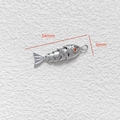 34mm silberner Gelenk-Koi-Fisch-Anhänger mit 14k Vergoldung und rotem Steinauge - Weißgold / Mittel / Einzelstück