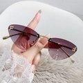Frameless cat-eye sunglasses with purple gradient lenses and sparkling diamond F accent - Gold Frame Gradient Grey