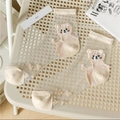 Calcetines de cristal beige transparentes con bordado de oso y textura de malla - Oso / Color Piel