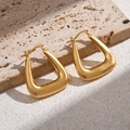 Minimalistische matte goldfarbene Creolen mit gebürstetem Metall und geometrischem Design - Gebürstetes Gold (22K Vergoldet)
