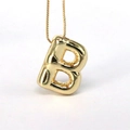 Collana con ciondolo lettera B dorata lucida e catenina a maglia quadrata elegante da donna - Lettera B