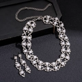 Set collana e orecchini a fiori d'argento con strass e perle bianche di lusso - Argento (Set da due pezzi)