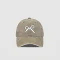 Vintage-Baseballcap aus gewaschener Baumwolle in Hellbraun mit weißem Schleifen-Stick - Schleifenstickerei/Gewaschener Stil / Gewaschenes Khaki