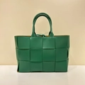 Bolso tote de cuero tejido verde hecho a mano con gran capacidad para estilo de verano - Verde