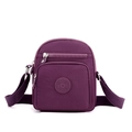 Violette Nylon Umhängetasche, lässige Schultertasche mit Reißverschlüssen für Reisen. - Lila