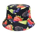 Détail de la texture imprimée fraises et myrtilles sur le chapeau bob réversible - M (56-58cm) / Noir