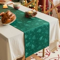 Camino de mesa navideño verde con motivos de jacquard sobre una mesa festiva decorada - 35*182cm / Verde