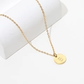 18k vergoldete Edelstahlkette mit Perle und rundem Anhänger mit dem Buchstaben B - Gold B