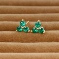 Three-leaf clover stud earrings with green gemstones and gold-plated S925 silver setting - Gold/Green Zirconia