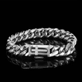 Dettaglio del bracciale a catena cubana argento con fibbia a croce di cristalli su base nera - 12mm-9 Pollici / Color Acciaio