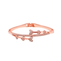 Bracciale rigido in oro rosa con cuori intrecciati e accenti in zirconia cubica - Stile Cuore Collegato (8548)