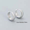 Orecchini a cerchio in argento 925 con trama irregolare e diametro interno di 10 mm - Argento 925 / 10mm (Color Platino)