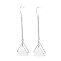 Pendientes largos plateados con triángulos geométricos huecos sobre fondo blanco limpio - Acero (KE98001-KLX)