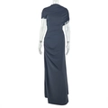 Dettaglio del tessuto arricciato blu navy con pieghe asimmetriche su abito aderente - S / Nero