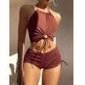 Detaillierte Nahaufnahme des rostroten Ripp-Bikini-Tops mit einem zentralen Metallring - S / Kastanienbraun