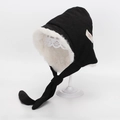 Schwarze Kinder-Wintermütze aus Cord mit warmem Plüschfutter und Ohrenklappen mit Bändern - 52CM(2-4 Jahre) / Schwarzer Etiketten Patch Bindestil (C1)