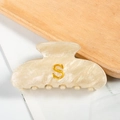 Pince à cheveux en acrylique marbré beige avec paillettes dorées et lettre S dorée - Pince à Cheveux Crème Marbré Lettre S