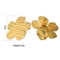 Detail of 18K gold plated flower ring with hammered texture and 4cm size dimensions - Hammered Flower (S-R776)