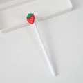 Stylo neutre blanc avec décoration de fraise rouge en silicone pour une écriture fluide - Fraise