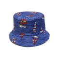 Sombrero de pescador azul marino con patrones náuticos de veleros y faros sobre fondo blanco - Estampado Náutico de Lona Azul Marino (R)